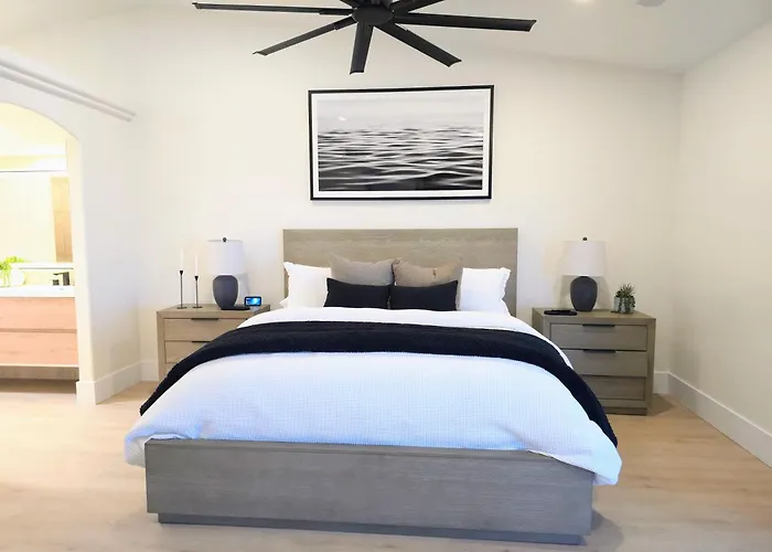 Holiday home Stunning Havasu Retreat With Panoramic Views And Comforts Sleeps 10 Newly Remodeled Lake Havasu City