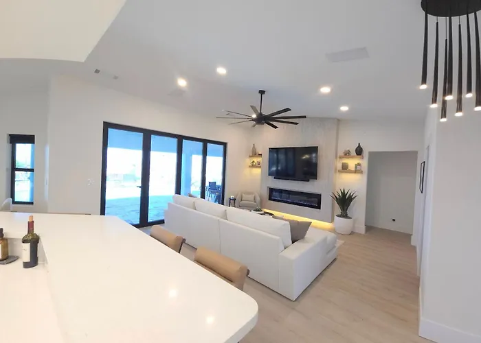 Holiday home Stunning Havasu Retreat With Panoramic Views And Comforts Sleeps 10 Newly Remodeled *