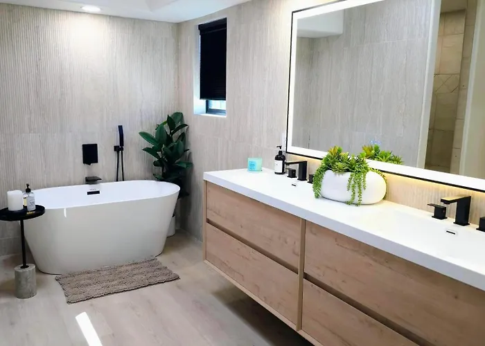 Holiday home Stunning Havasu Retreat With Panoramic Views And Comforts Sleeps 10 Newly Remodeled