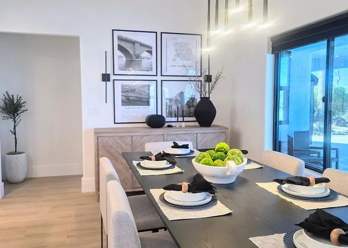 Stunning Havasu Retreat With Panoramic Views And Comforts Sleeps 10 Newly Remodeled Holiday home
