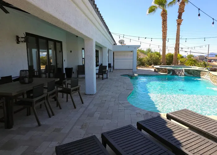 Stunning Havasu Retreat With Panoramic Views And Comforts Sleeps 10 Newly Remodeled Holiday home
