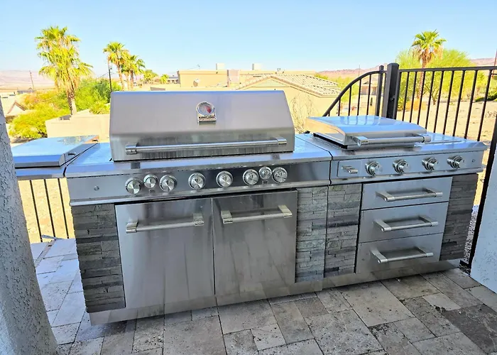 Stunning Havasu Retreat With Panoramic Views And Comforts Sleeps 10 Newly Remodeled Holiday home Lake Havasu City